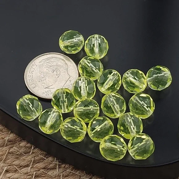 20pcs Vaseline Uranium 8MM Glass Beads UV Light Reactive Firepolish Czech Glass - Picture 7 of 8